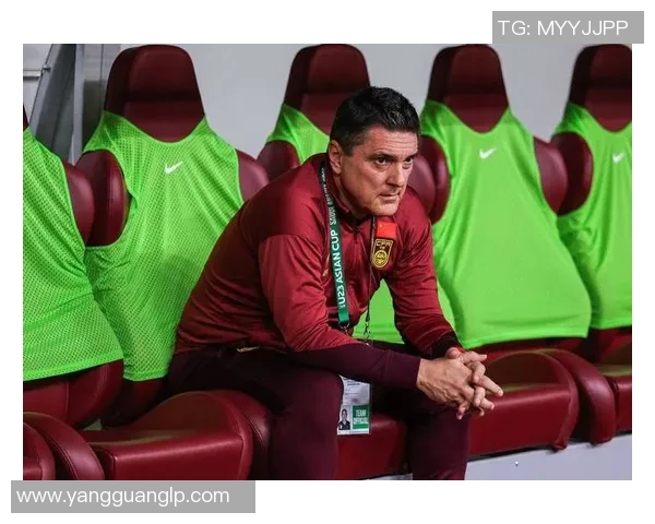 中国与韩国足球激战回顾董路解读精彩瞬间与战术分析